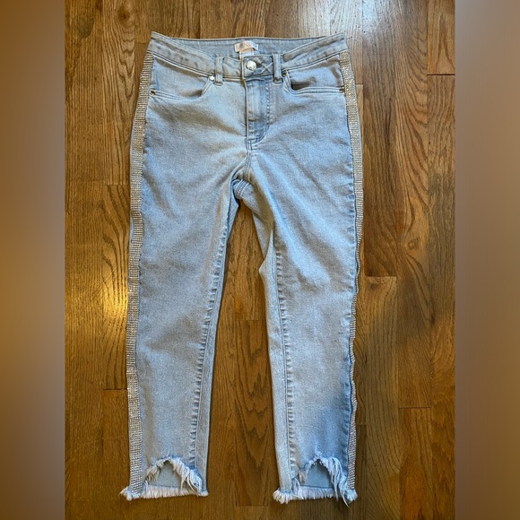 Stylish Light Wash Jeans with Fringe Hem Sparkles Venus Womens Size 4 Pants - Picture 2 of 9